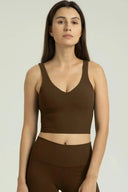 Geripptes, kurzes Tanktop mit V-Ausschnitt von Dreamlux