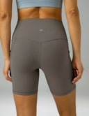 Pantalones cortos de yoga Dreamlux de cintura alta de 6" con bolsillos