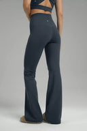 Legging acampanado Dreamlux de 29,5" con bolsillos con cremallera