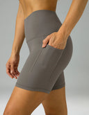 Pantalones cortos de yoga Dreamlux de cintura alta de 6" con bolsillos