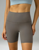 Pantalones cortos de yoga Dreamlux de cintura alta de 6" con bolsillos