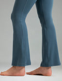 Dreamlux High Waisted No Front Seam Flare Leggings w/Pockets 27.5"