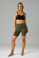 Pantalones cortos de yoga Dreamlux de cintura alta de 6" con bolsillos
